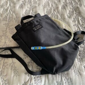 FLATTER BACKPAG BAG INCLUDING HYDRATION BAG SYSTEM Like New NEVER USED